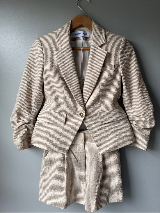 Veronica Beard Jackets & Blazers - Veronica Beard Aliyah seersucker dicky jacket and shorts sz 0